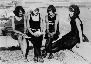 mujeres en la playa 1922 mujeres en la playa 1922