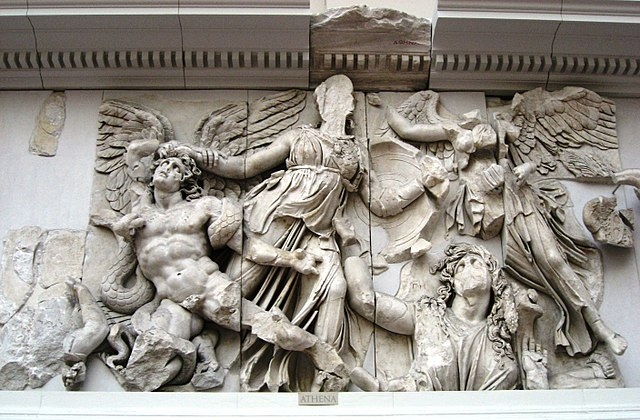 Atenea y Gea en el Altar de Pérgamo Atenea y Gea en el Altar de Pérgamo