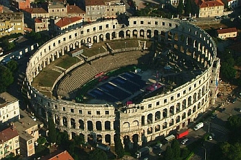 Anfiteatro de Pula Anfiteatro de Pula