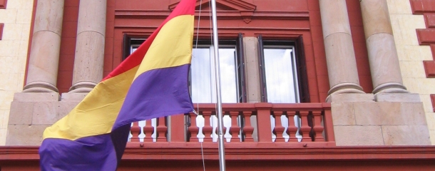 Bandera de la II República